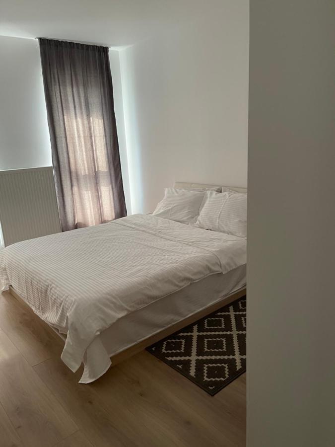 Mb Apartments 2 Brasov Bagian luar foto